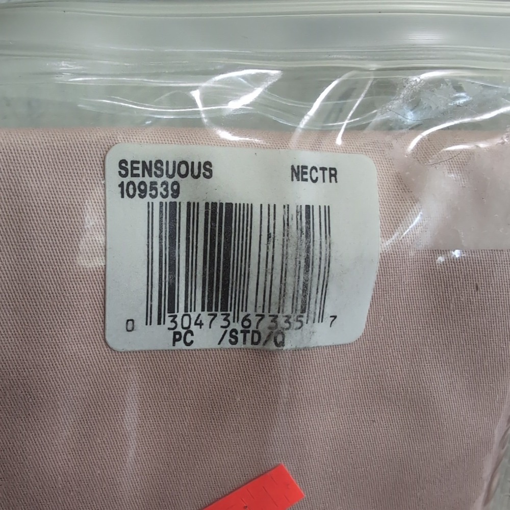 2 Vintage Wamsutta Elite Sensuous Pillowcases Standard Queen Pink USA NOS 250 TC - Picture 3 of 4